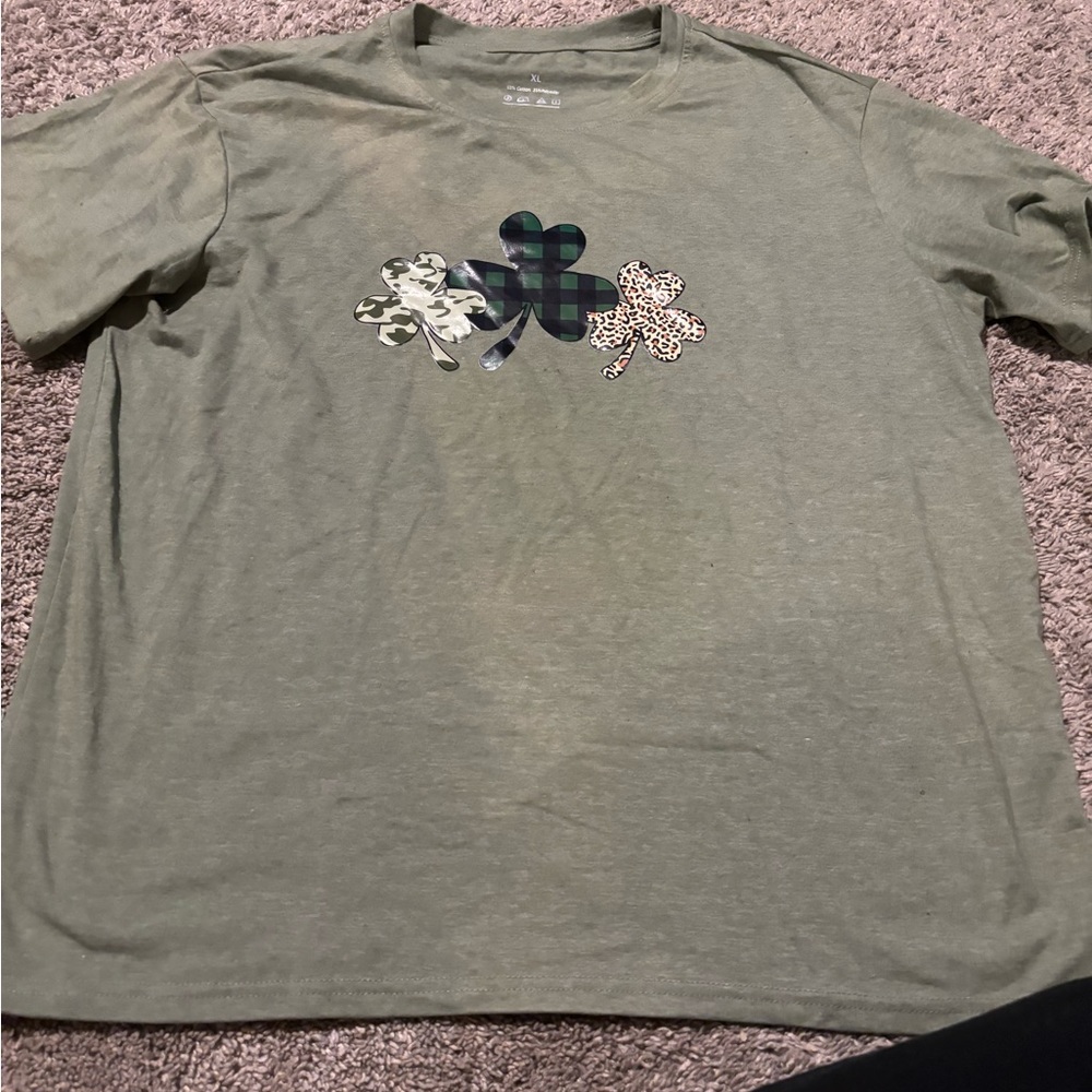 Women’s graphic tee